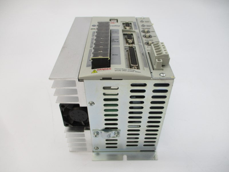 ALLEN BRADLEY 2098-DSD-020X-DN SER. C F/W V1.53 120-240VAC 18A NSNP
