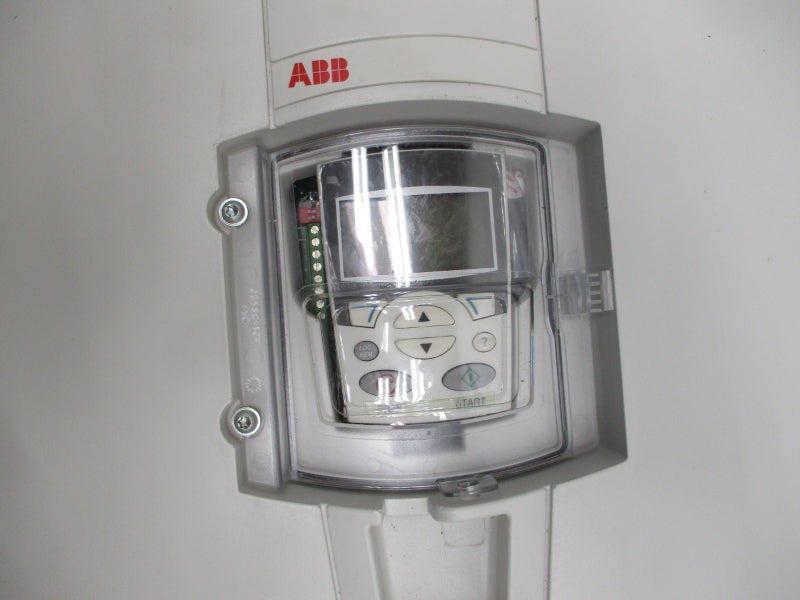 ABB ACS550-U1-246A-4+B055 380-480VAC 246A NSNP