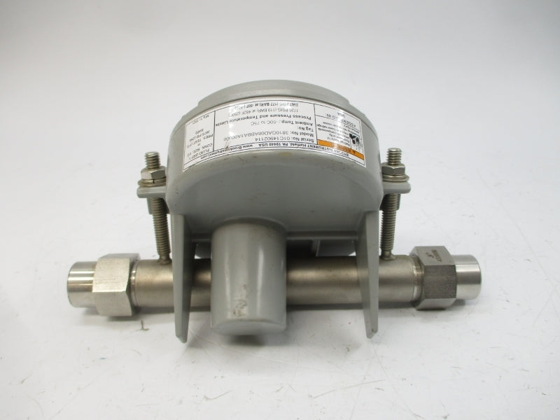 BROOKS INSTRUMENT 3810GAD08ABBA1A00000 3875PSI 1/2" NSNP