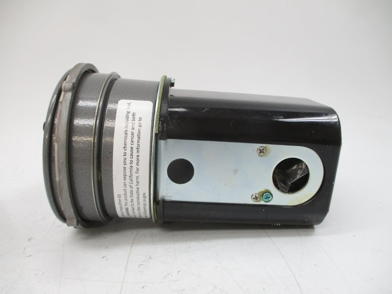 DWYER 102102-70 A3002 120/240VAC 10A 25PSI 0-2"H2O NSMP