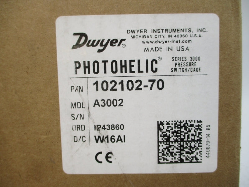 DWYER 102102-70 A3002 120/240VAC 10A 25PSI 0-2"H2O NSMP