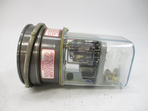 DWYER 3002 120/240VAC 10A 35PSI 0-2"H2O NSMP