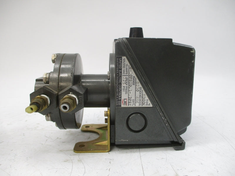 UNITED ELECTRIC H300K 8230 456 125/250VAC 15A 0-20PSI UNMP