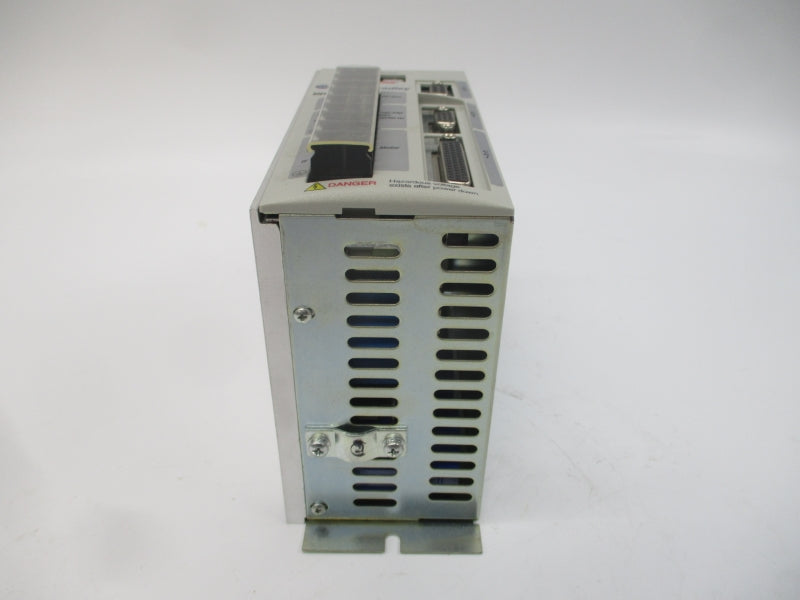 ALLEN BRADLEY 2098-DSD-005 SER. C F/W V1.53 120/240VAC 5A NSNP