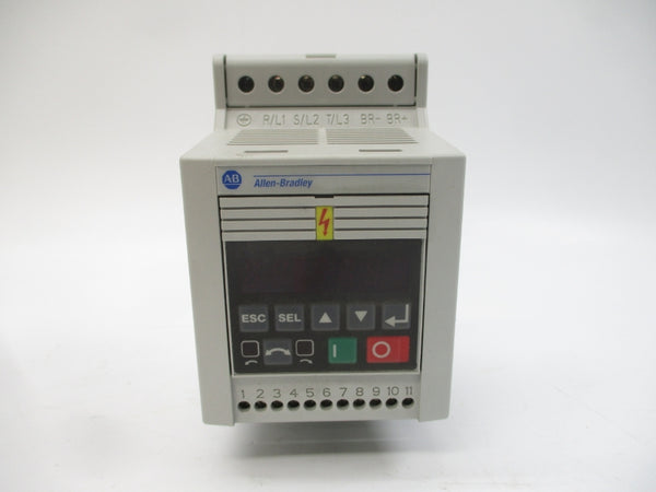 ALLEN BRADLEY 160-BA06NPS1P1 SER. C F/W 7.06 380-460V 7.0A (BR/WH) NSMP
