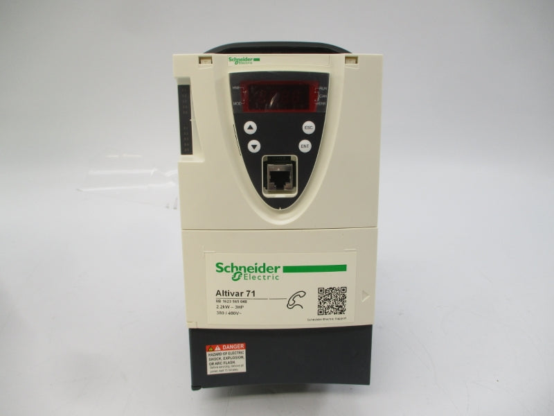 SCHNEDIER ELECTRIC ATV71HU22N4 380-480VAC 8.2A NSMP