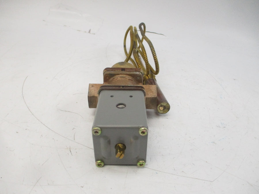 JOHNSON CONTROLS V47AB-3 150PSI 115-180'F 1/2" NSNP