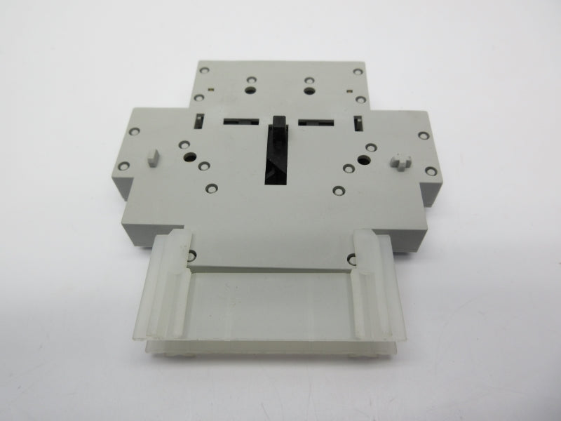 ALLEN BRADLEY 100-MCA02 SER. B 600VAC 10A (BR/WH) NSMP