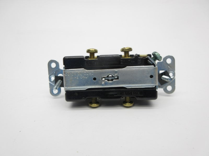 PASS & SEYMOUR 690-IG 120/277VAC 15A NSMP