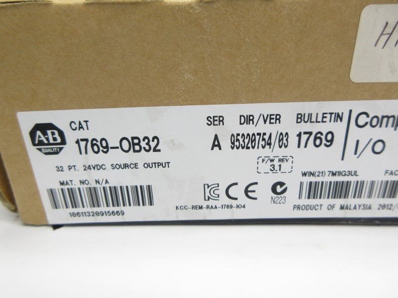 ALLEN BRADLEY 1769-OB32 SER. A F/W 3.1 24VDC NSMP