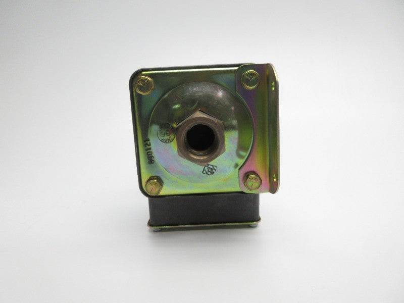 BARKSDALE D1T-H18SS-P2 480VAC 3A .4-18PSI NSMP