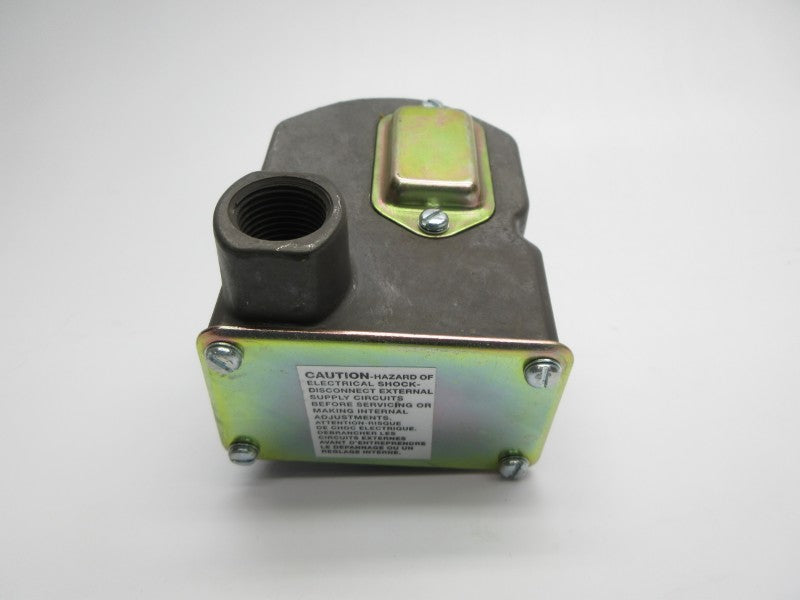 BARKSDALE D1T-H18SS-P2 480VAC 3A .4-18PSI NSMP