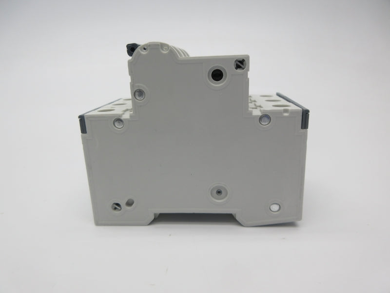 SIEMENS 5SY4303-7 400V 3A NSNP