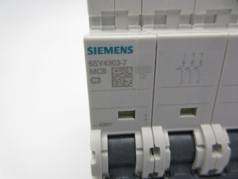 SIEMENS 5SY4303-7 400V 3A NSNP