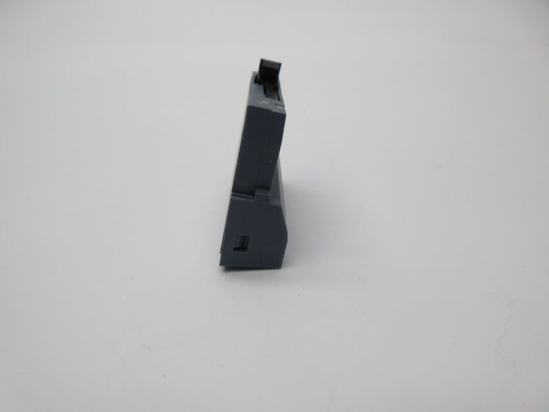 SIEMENS 3RV2901-2E 240VAC 2.5A NSNP