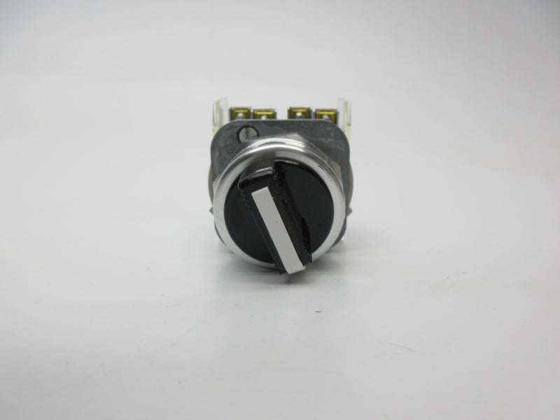 ALLEN BRADLEY 800T-N2KG4B SER. T (WH) NSMP