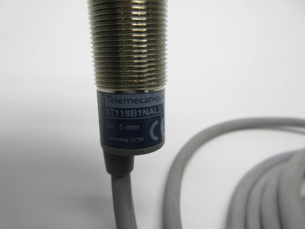 TELEMECANIQUE XT118B1NAL2 12-24V NSNP