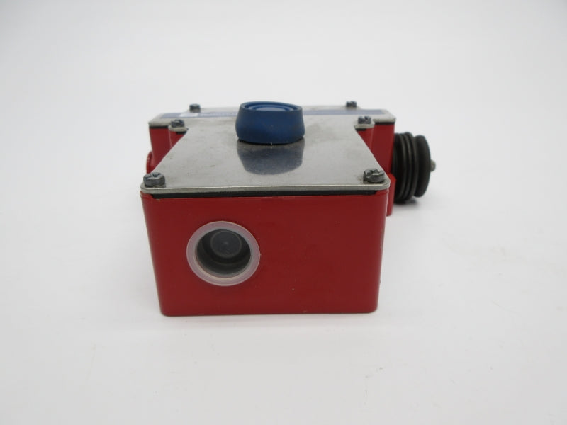 TELEMECANIQUE XY2CE1A270 240VAC 3A NSNP