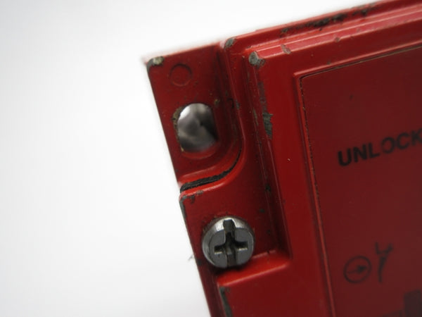 TELEMECANIQUE XCSE7412 24/48VAC 6A UNMP