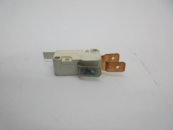 CHERRY D3B 125-250VAC 10A NSNP