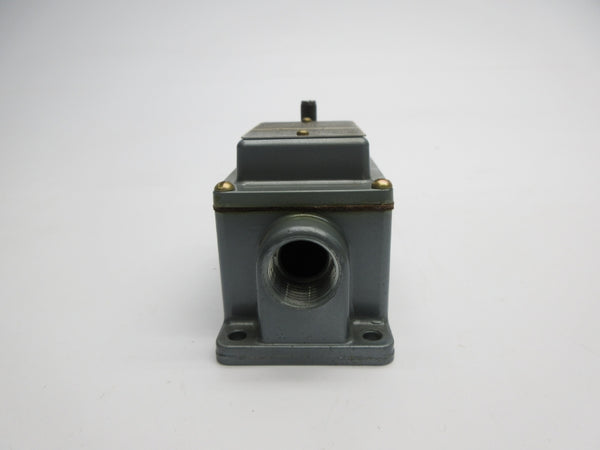 ALLEN BRADLEY 802T-R6TD SER. 2 110VAC 3A NSNP