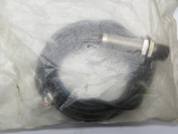 ALLEN BRADLEY 872C-D8NN18-E2 SER. C 10-30VDC NSMP