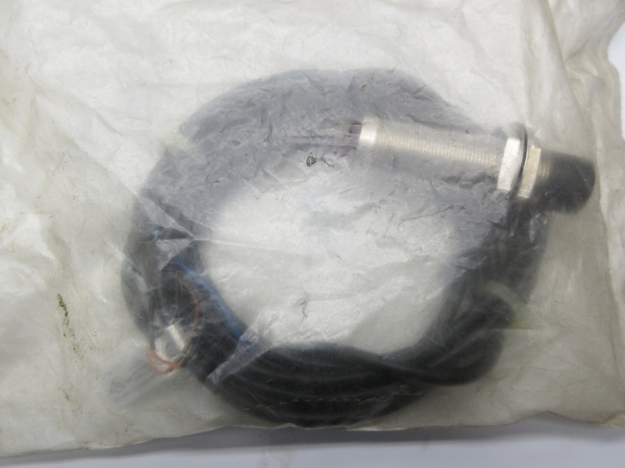 ALLEN BRADLEY 872C-D8NN18-E2 SER. C 10-30VDC NSMP