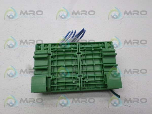 ALLEN BRADLEY 2090-U3BB-D44 SER. B BREAKOUT BOARD  UNMP