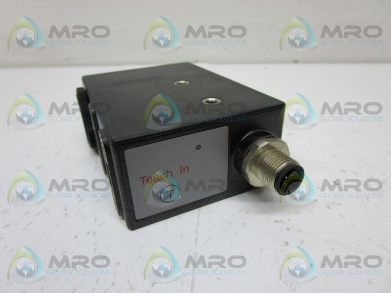 PEPPERL+FUCHS VISOLUX DK20-25/110/124 PHOTOELECTRIC SENSOR  NSNP