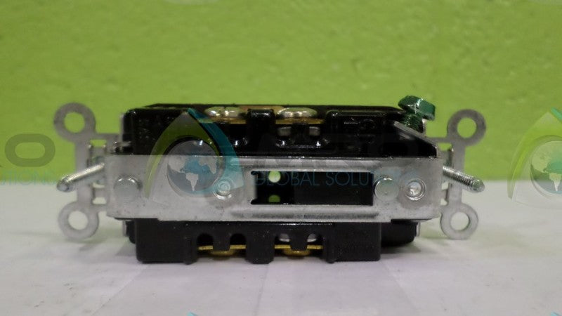 PASS & SEYMOUR 5262 DUPLEX RECEPTACLE NSMP