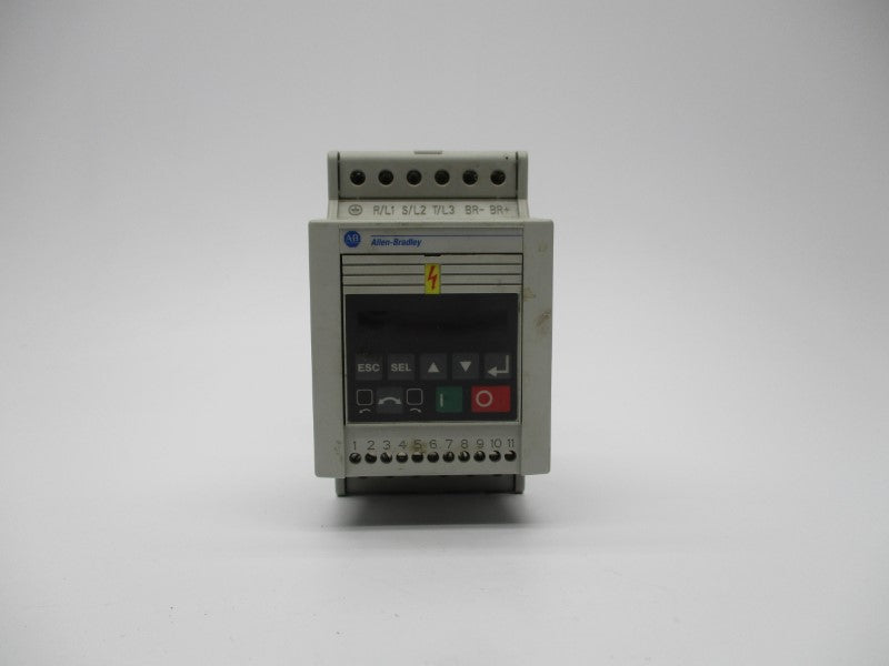 ALLEN BRADLEY 160-BA04NPS1 SER. C F/W 7.05 380-460V 4.6A UNMP