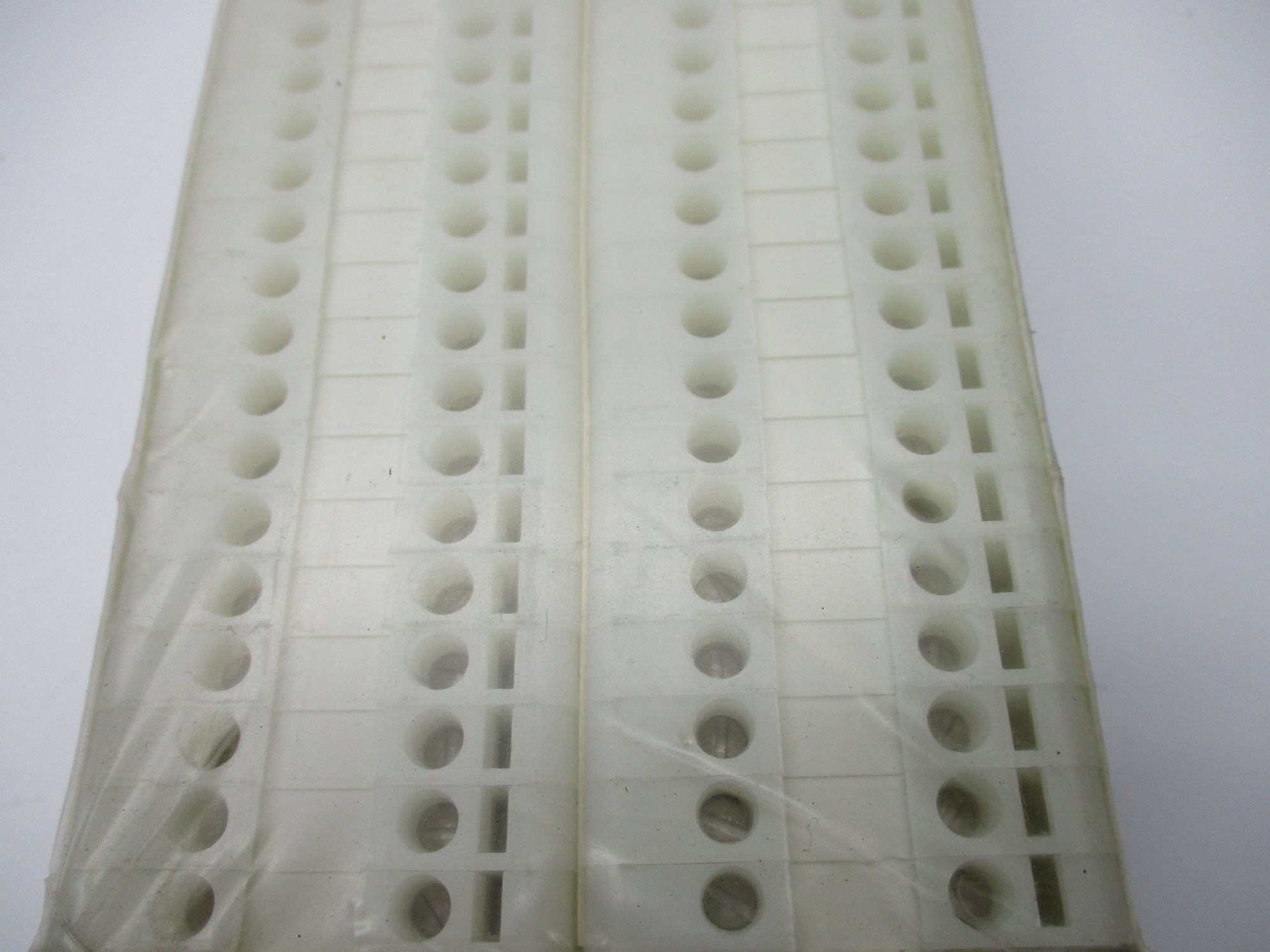 ALLEN BRADLEY 1492-H1 SER. B (PKG OF 80) (WH) NSMP