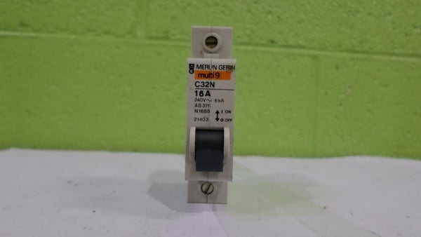 MERLIN GERIN 21403 CIRCUIT BREAKER 16A  UNMP