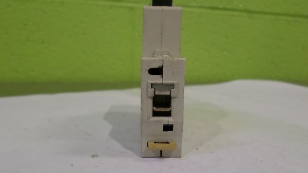 MERLIN GERIN 21400 CIRCUIT BREAKER 5A  UNMP