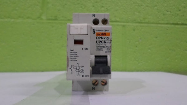 MERLIN GERIN 20703 CIRCUIT BREAKER 20A  UNMP