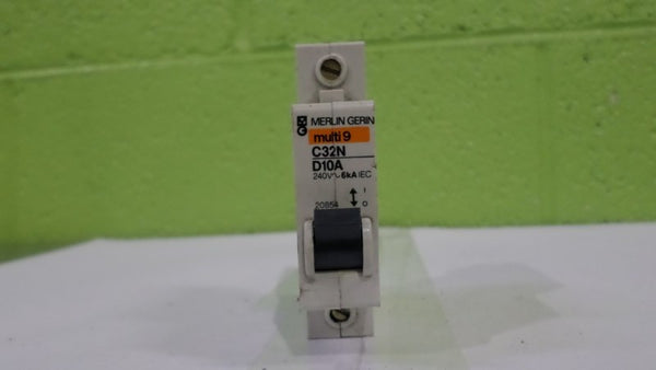 MERLIN GERIN 20854 CIRCUIT BREAKER 10A  UNMP