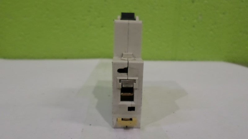 MERLIN GERIN 20854 CIRCUIT BREAKER 10A  UNMP