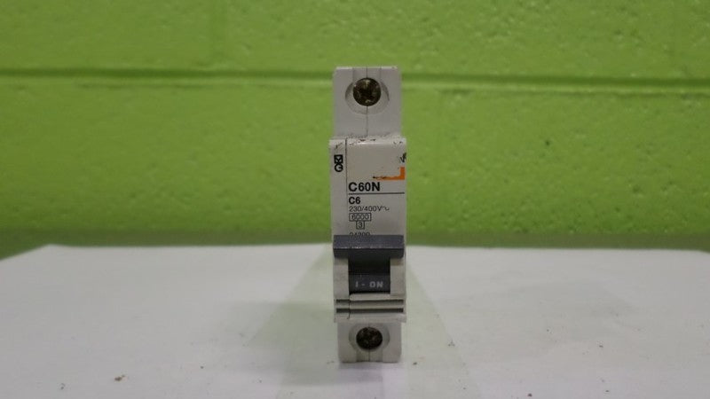 MERLIN GERIN 24399 CIRCUIT BREAKER 6A  UNMP