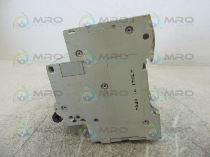 SCHNEIDER 24544 CIRCUIT BREAKER  UNMP