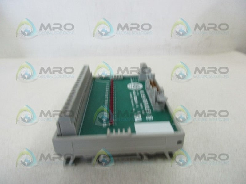 ALLEN BRADLEY 1492-IFM20D24 SER. A 20 POINT DIGITAL IFM  UNMP