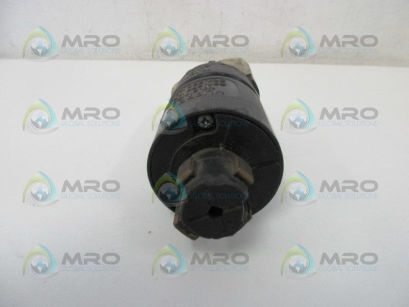 HUBBELL 214158 LOCKING PLUG  UNMP
