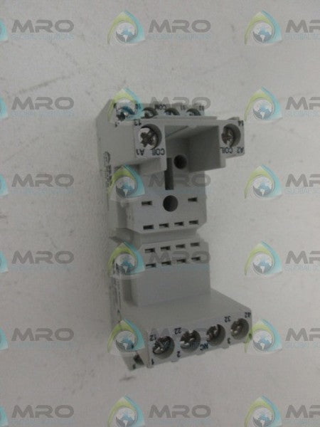 ABB 1SVR405651R3000 RELAY SOCKET NSNP