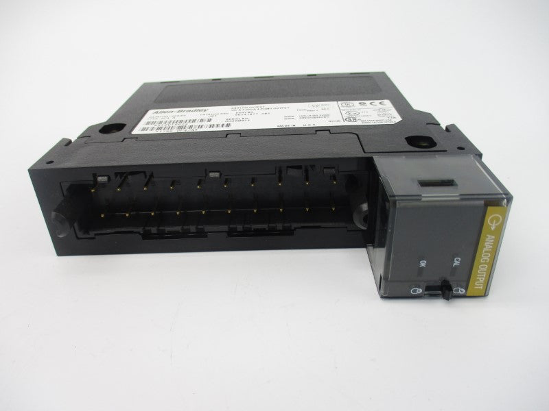 ALLEN BRADLEY 1756-OF4 SER. A F/W 1.5 24VDC NSMP
