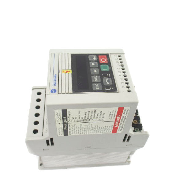 ALLEN BRADLEY 160-BA03NPS1 SER. C F/W 7.04 380-460V 2.8A UNMP