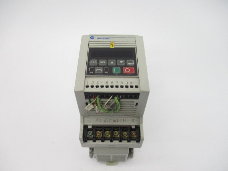 ALLEN BRADLEY 160-BA03NPS1 SER. C F/W 7.04 380-460V 2.8A UNMP