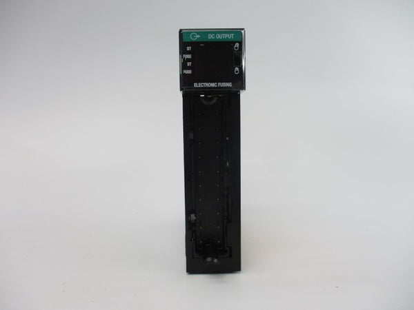 ALLEN BRADLEY 1756-OB16E SER. A F/W 3.3 10-31.2VDC 2A REMAN