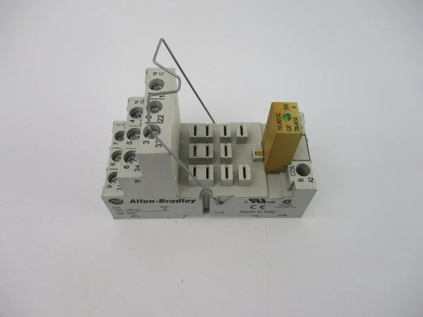 ALLEN BRADLEY 700-HN153 SER. B 300V 15A (AS PICTURED) NSNP