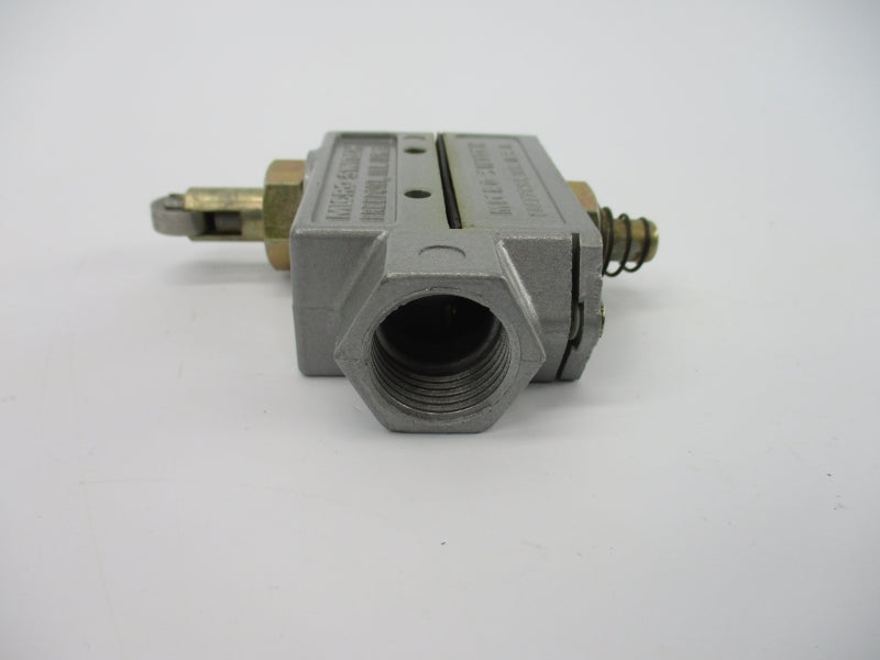 MICRO SWITCH BZE6-RQ8X2 480VAC 15A (GREY) NSNP