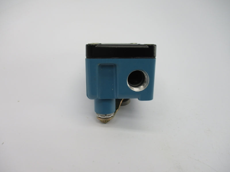 MICRO SWITCH OP-AR30 480VAC 15A NSNP