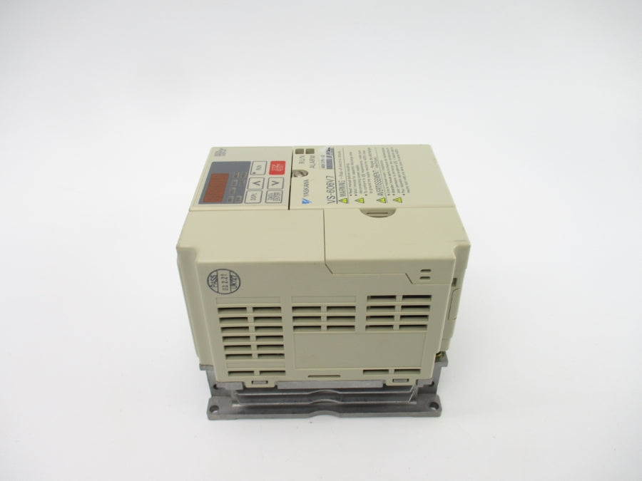 YASKAWA CIMR-V7CC40P4 380-460V 2.4A NSNP